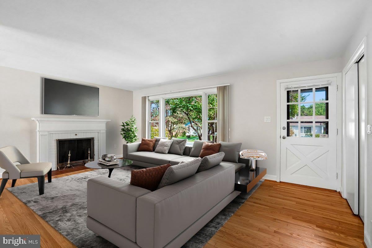 5006 BENTON AVE – photo 2