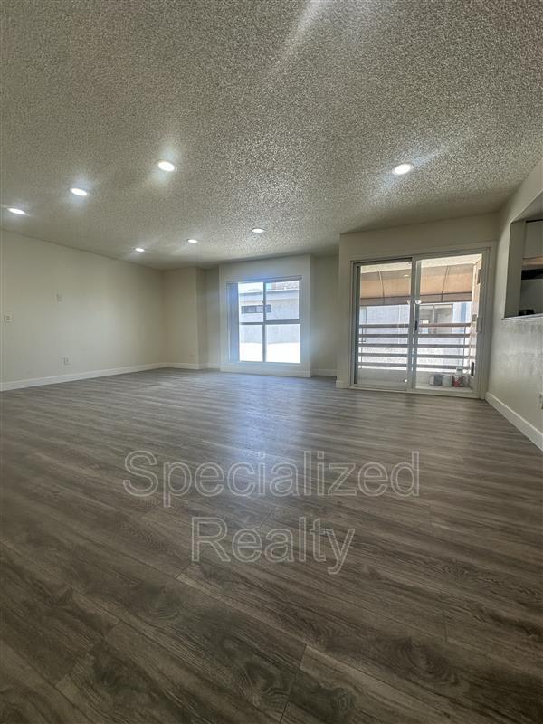 328 E Providencia Avenue – photo 2