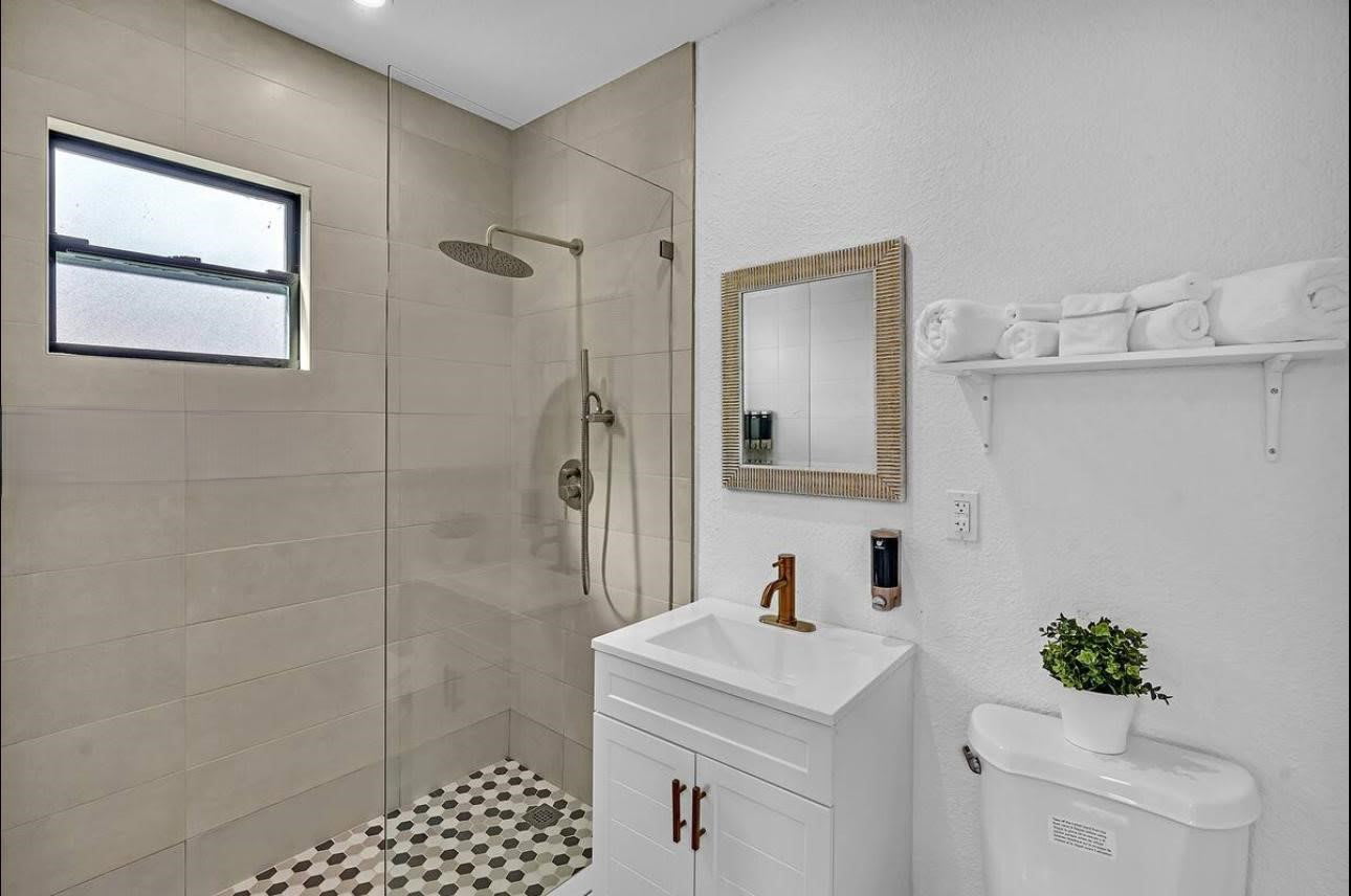 860 Northwest 17th Court – photo 5