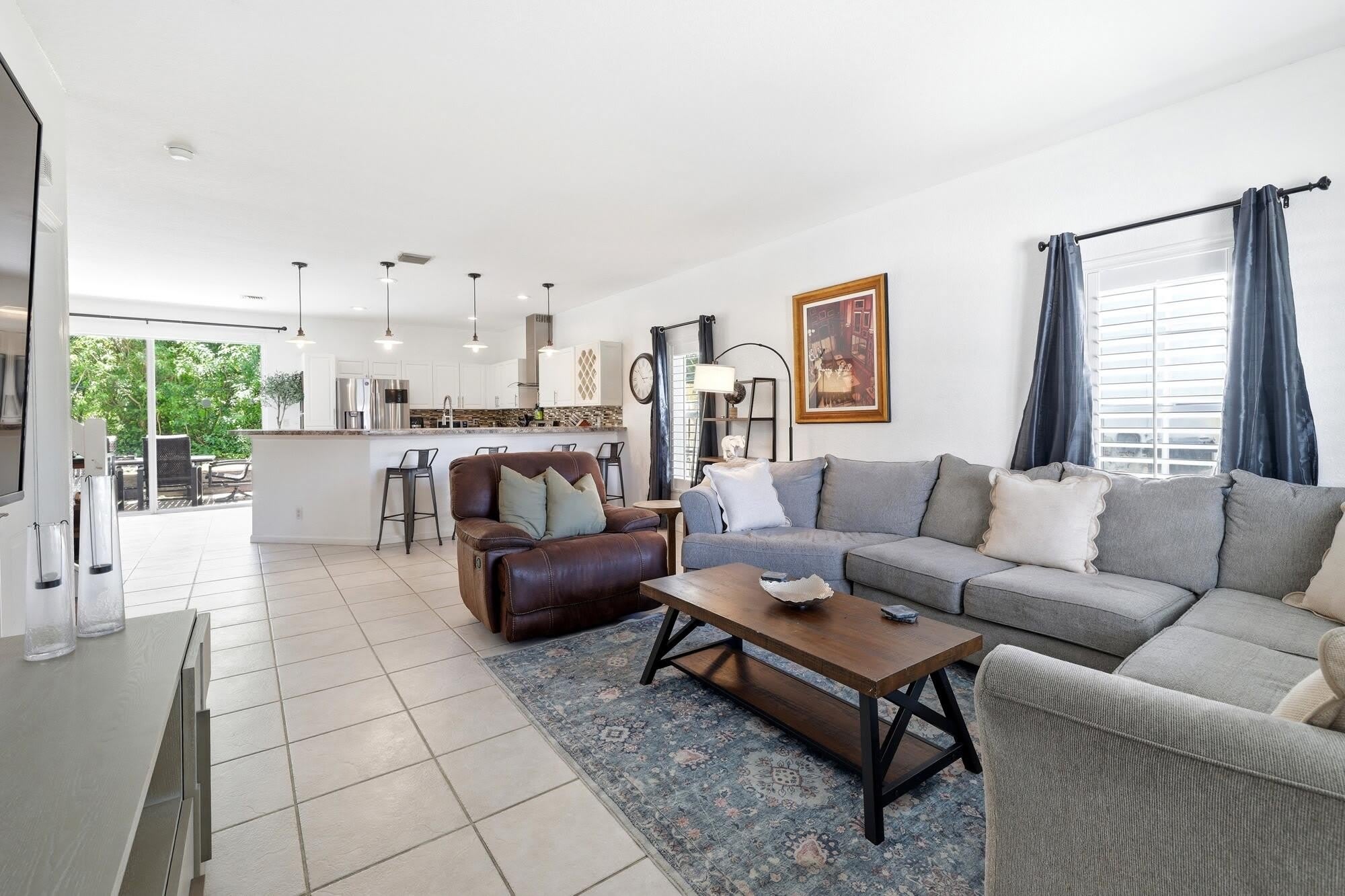 13533 Fountain View Boulevard – photo 3