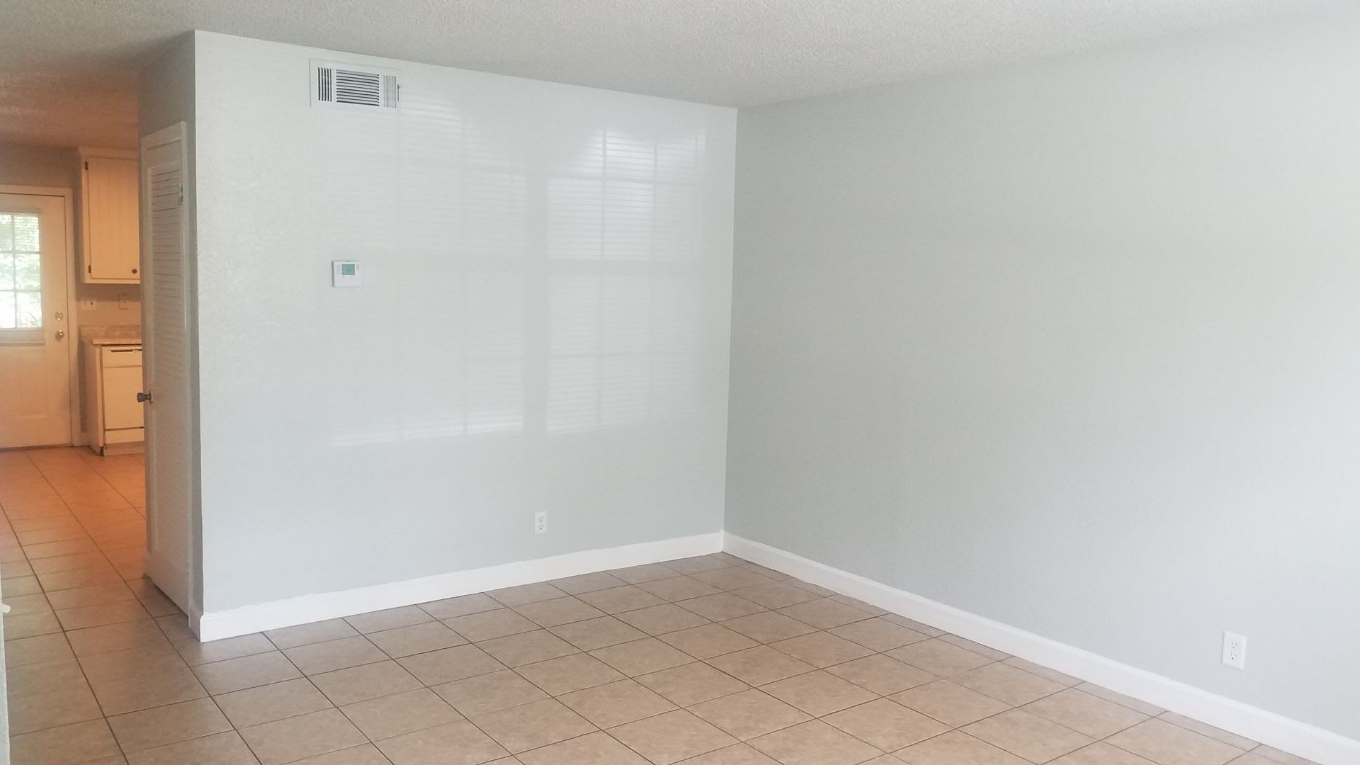 2 bedroom/1.5 bathroom Townhome – photo 3