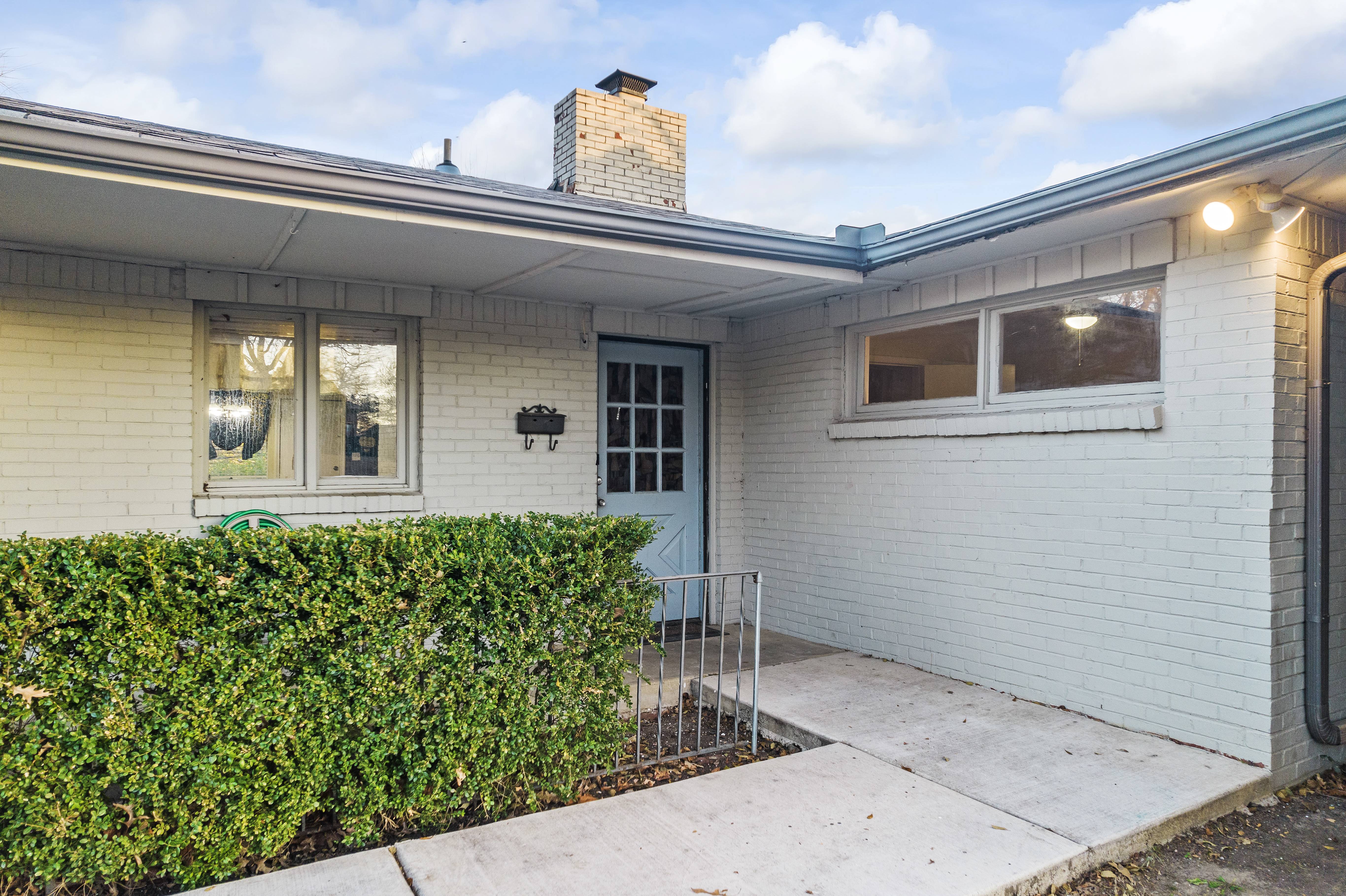 3701 S Richmond Ave – photo 2