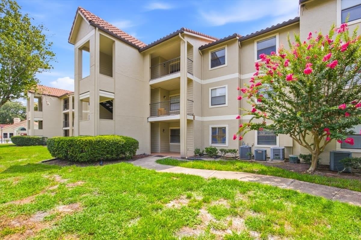 3004 PARKWAY Boulevard – photo 1