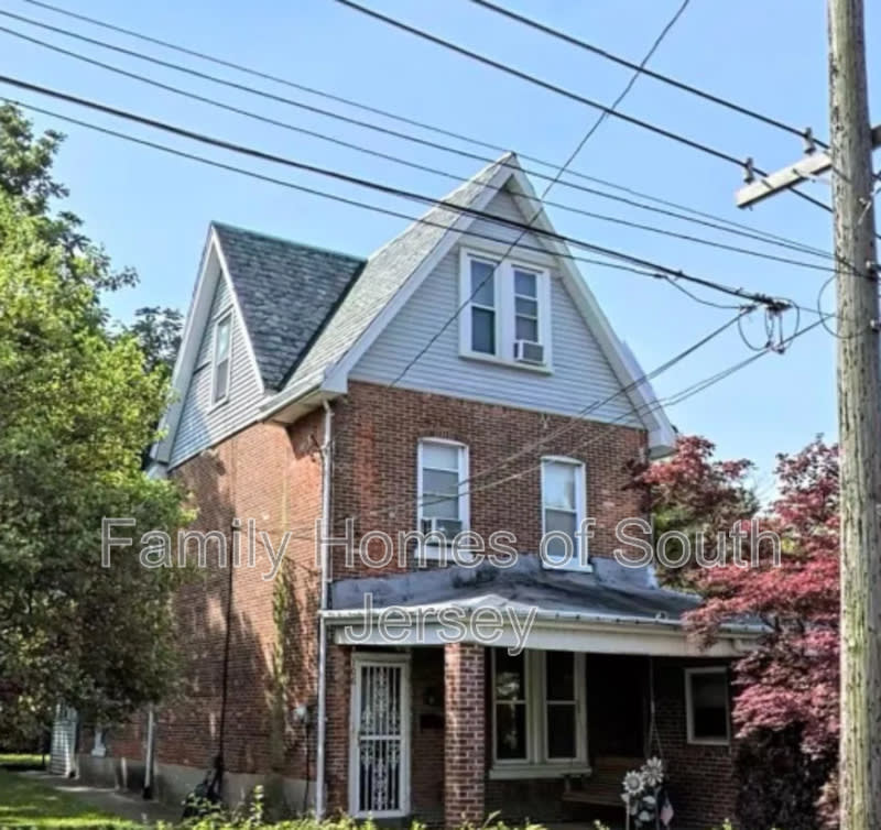 106 N 9th St – photo 1