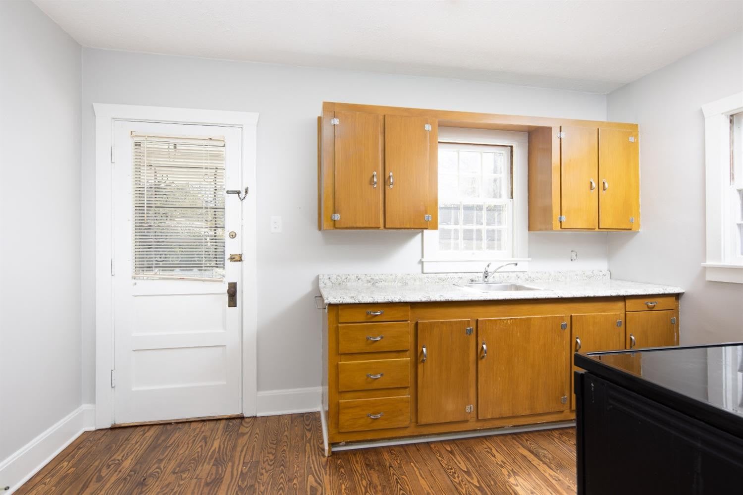 1220 Hammond Avenue – photo 2