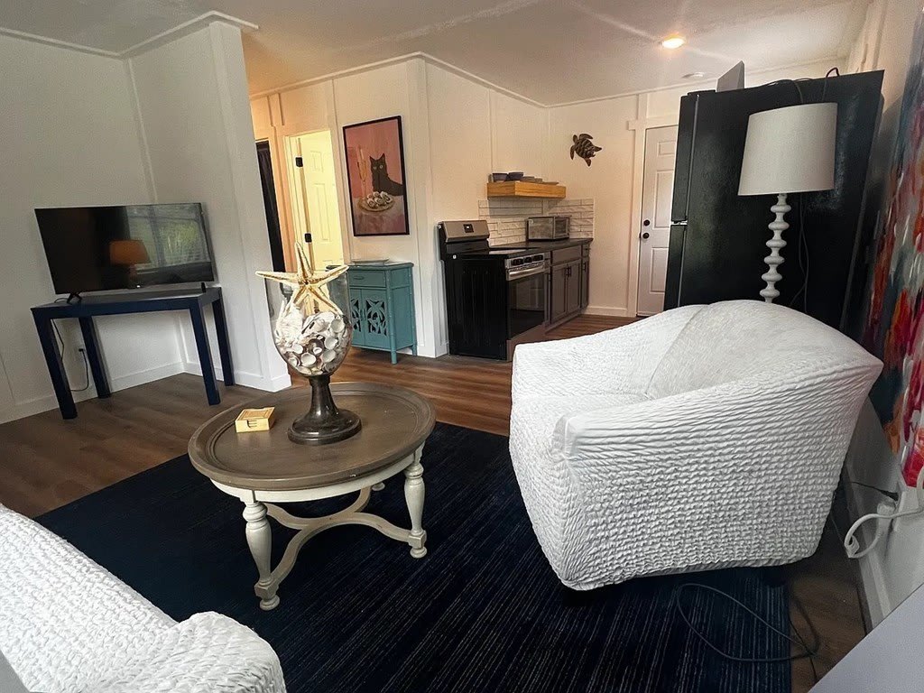 496 Ave A – photo 3