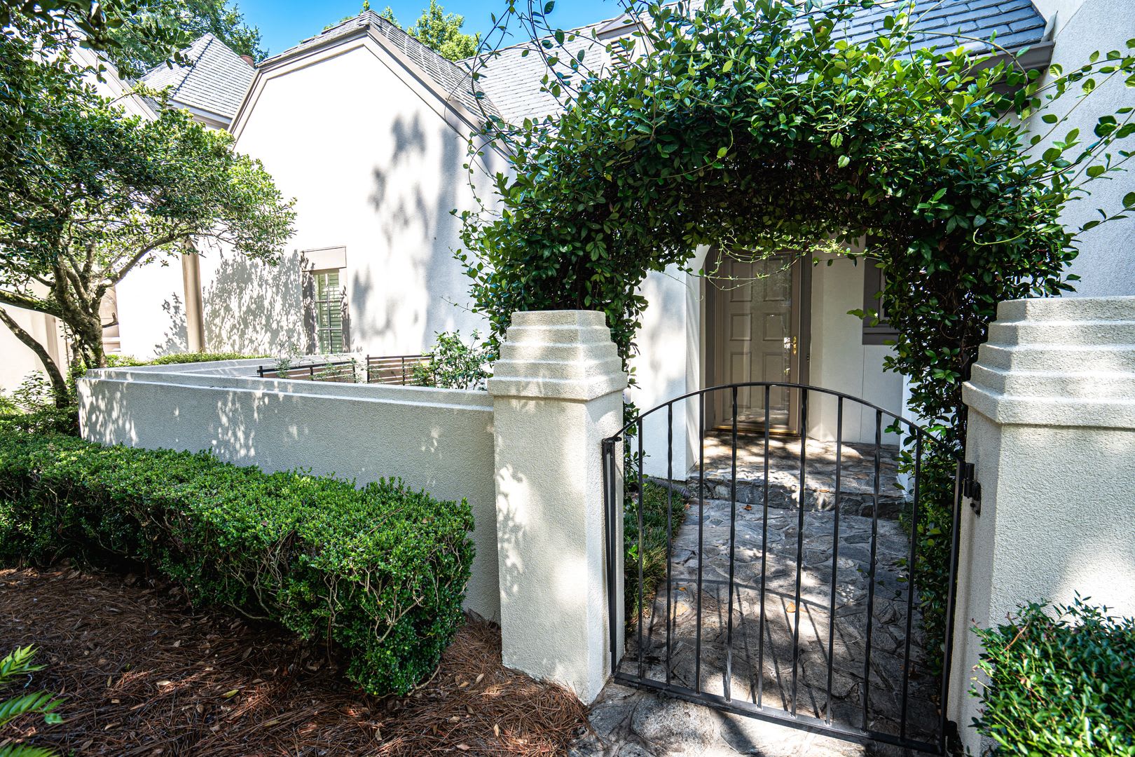Available Furnished Or Unfurnished Elegant 3 Bedroom Home With Two Car Garage In Landfall Community Available June 2027 To January 2028 – photo 2