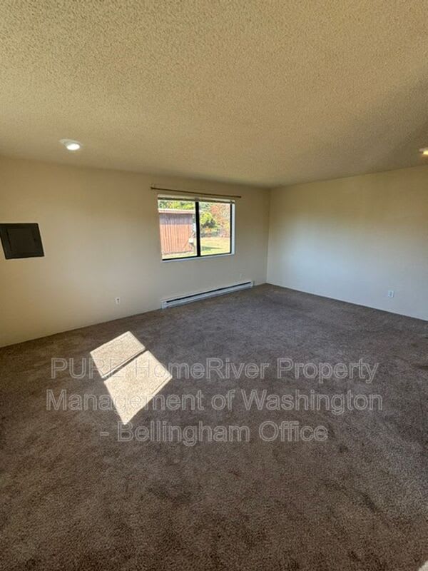 5084-5086 LaBounty Drive – photo 3