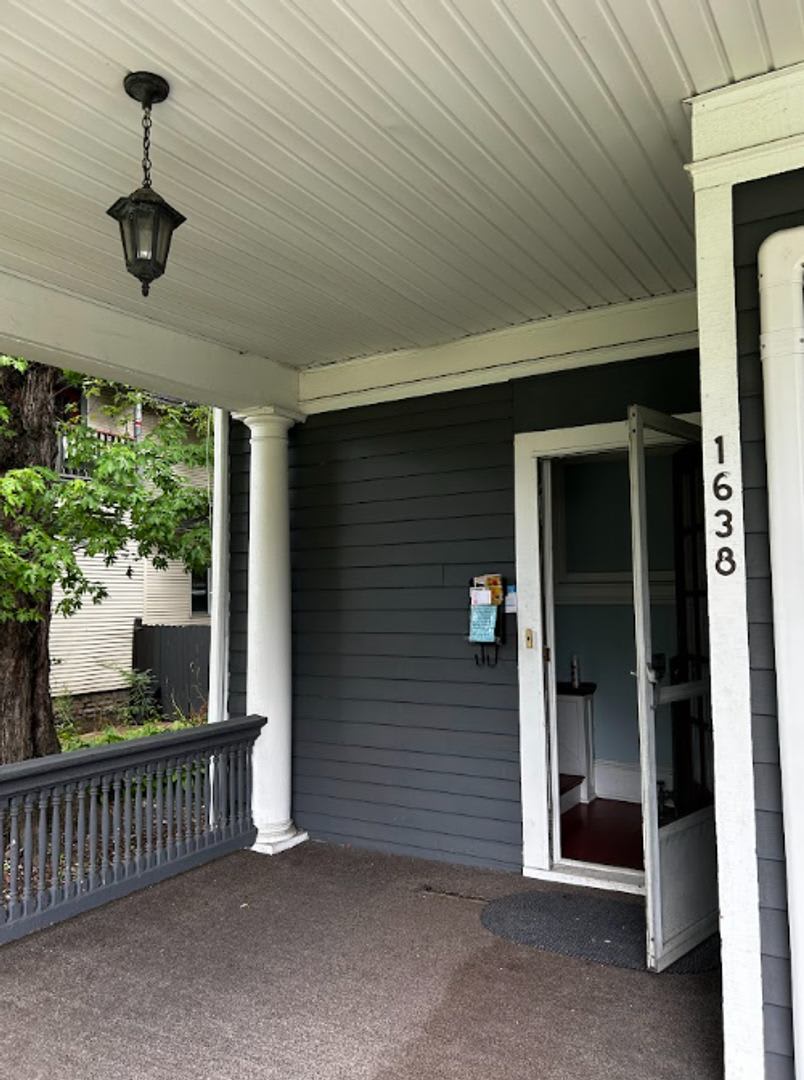 1638 Sanderson Avenue – photo 3