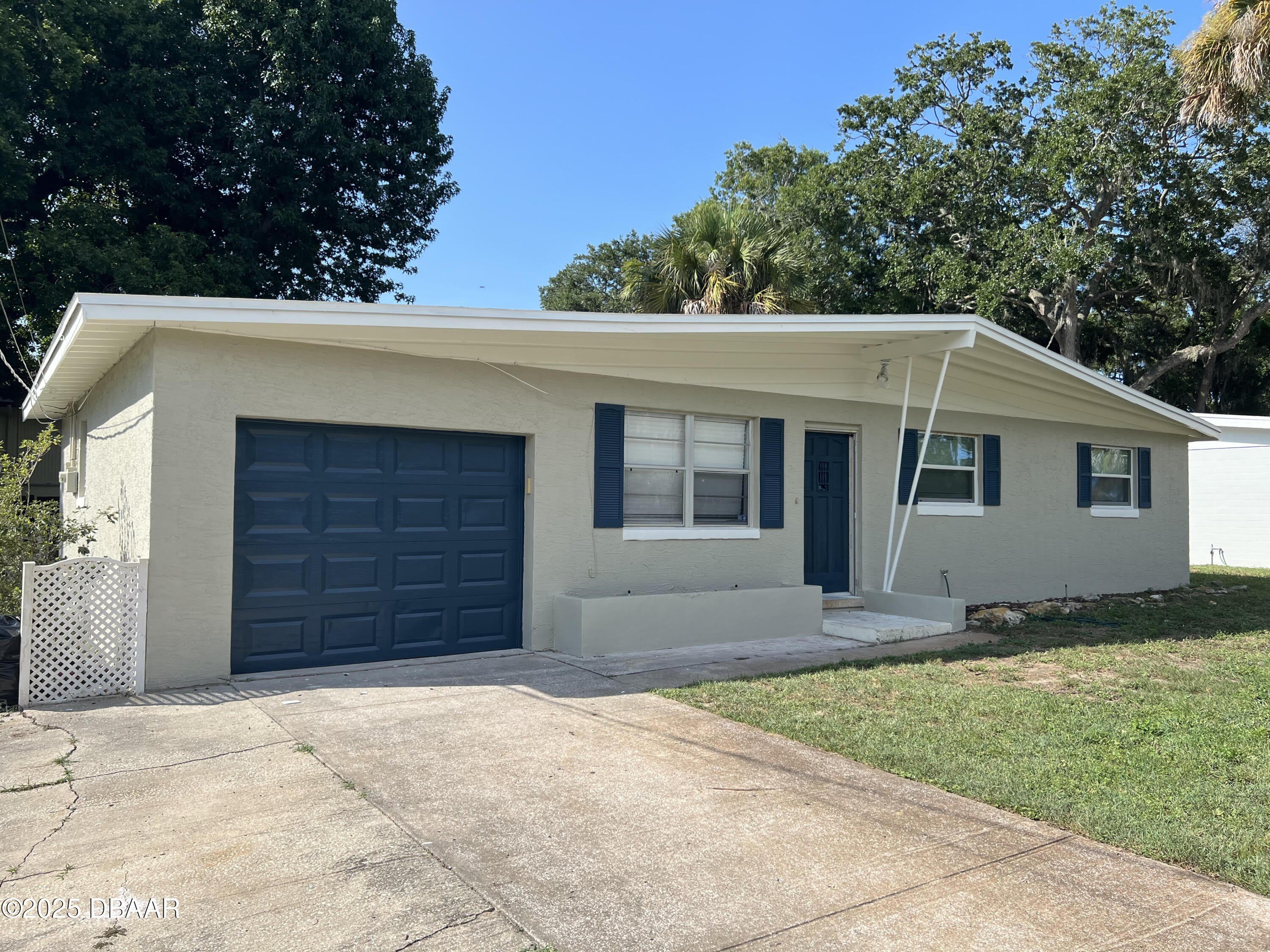 328 Slayton Avenue – photo 2