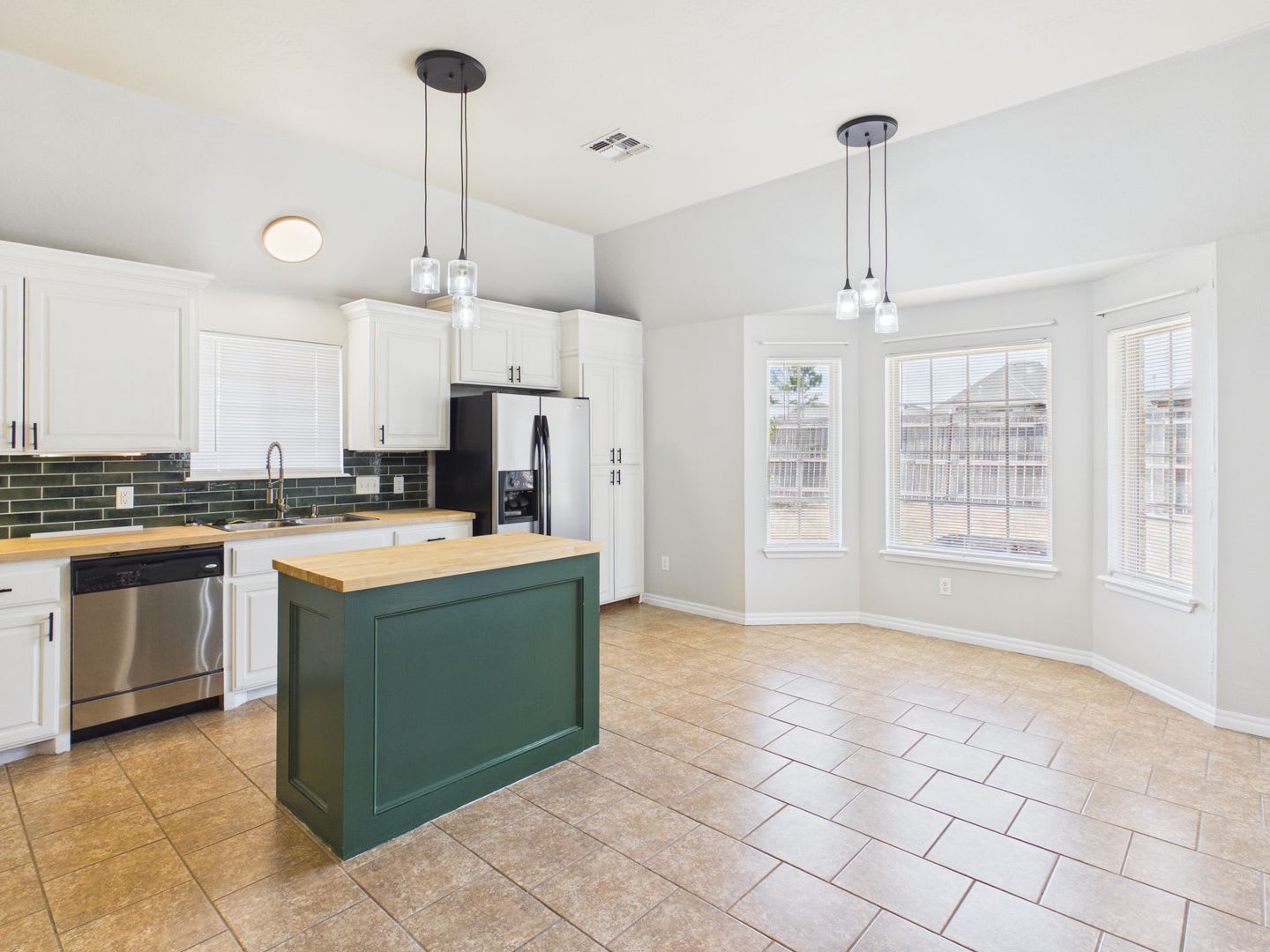 319 SW Coral – photo 5