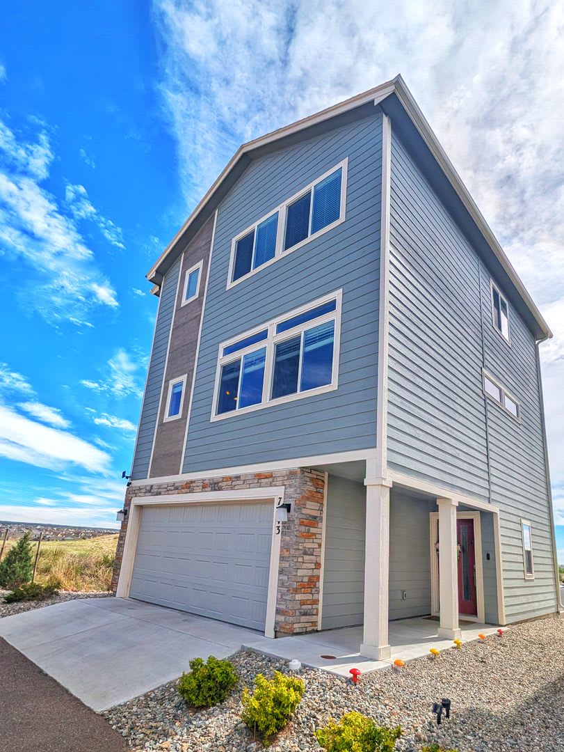 Beautiful Single Family Home – photo 1