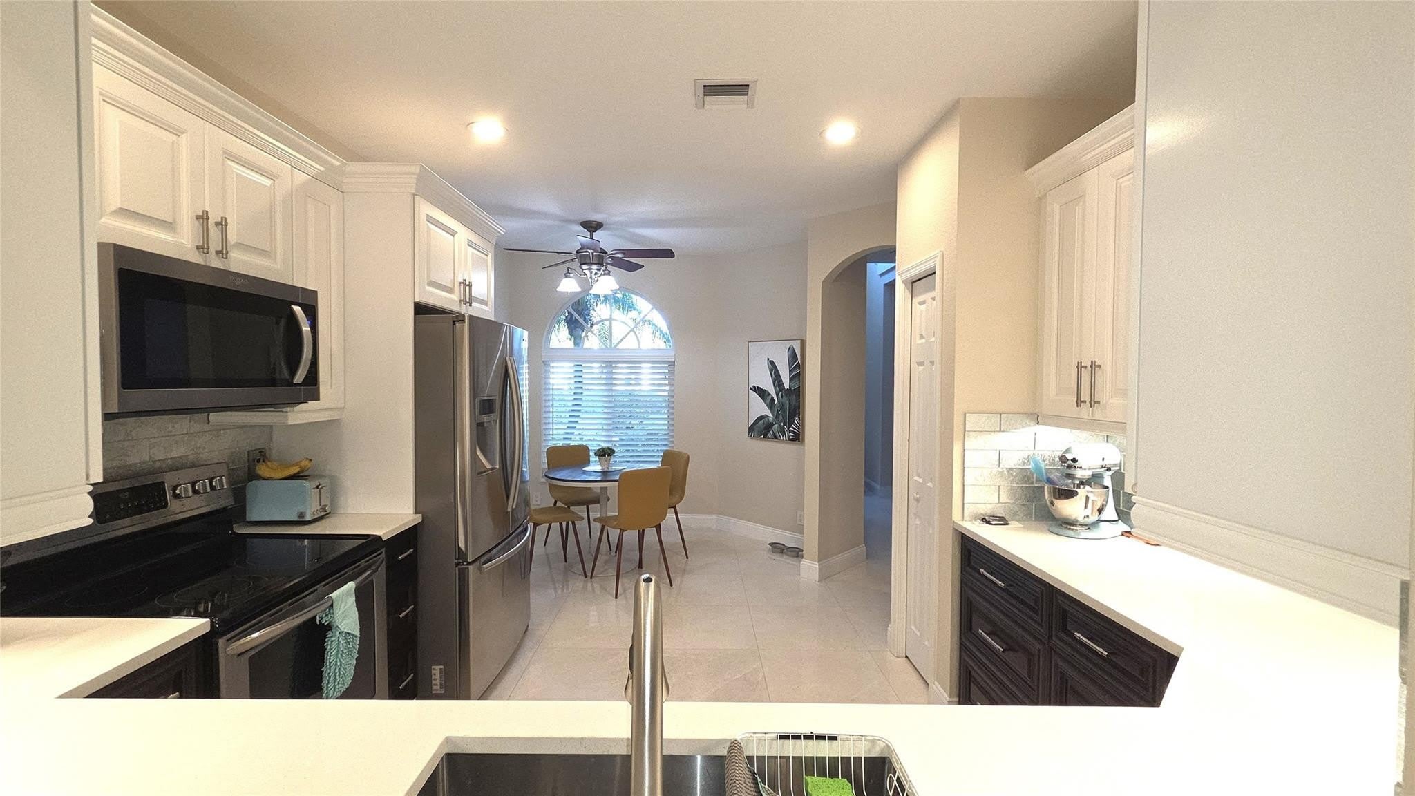 504 W Palm Aire Drive – photo 4