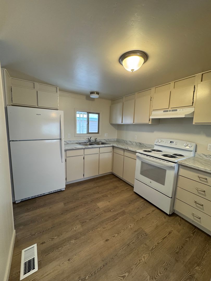 Newly renovated 1.5 years ago, 3 bed 2 bath – photo 5