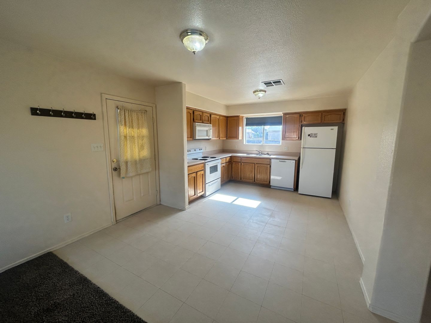 Cozy 3-Bedroom Home in Rancho Serenade Neighborhood – photo 2