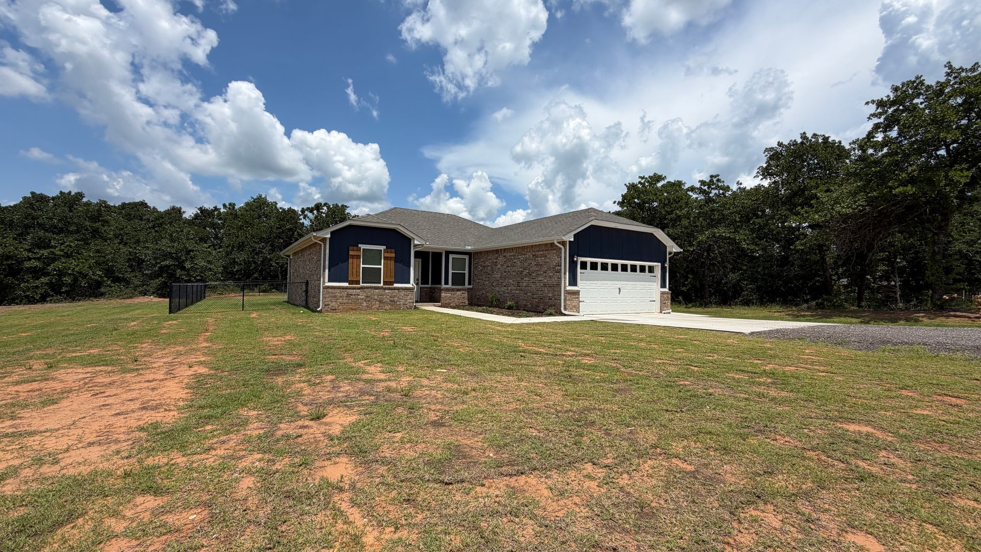 Beautiful 3 Bedroom, 2 Bathroom Home on a 2.14 Acre Corner Lot! – photo 3