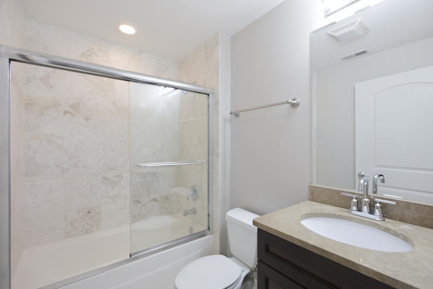 1915 W Diversey Parkway – photo 3