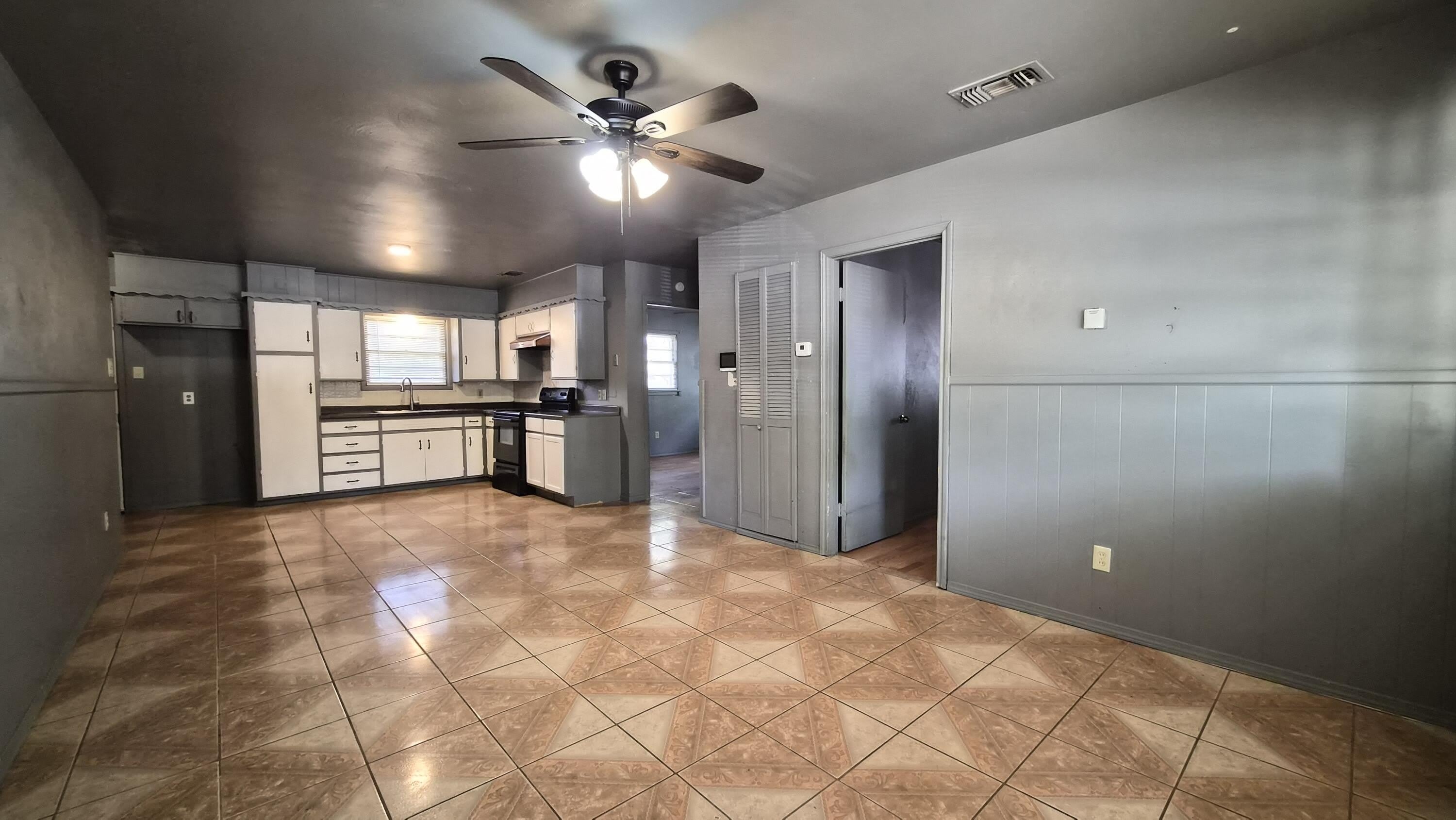 6108 Ave W – photo 4