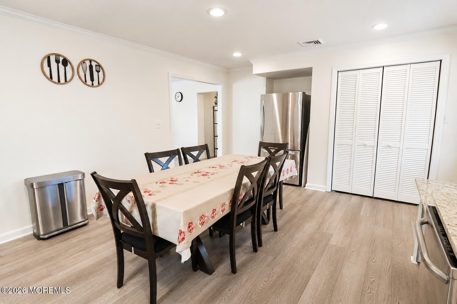 837 Forest Avenue – photo 5