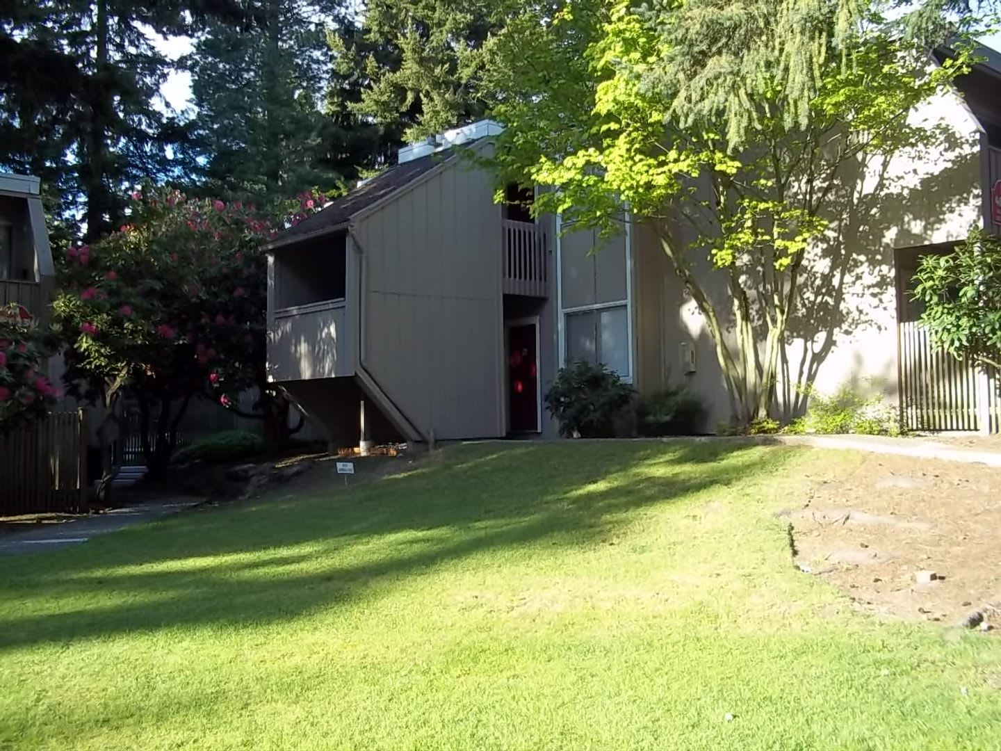 Ground Floor unit with a nice upgrade and small fenced Patio – photo 2