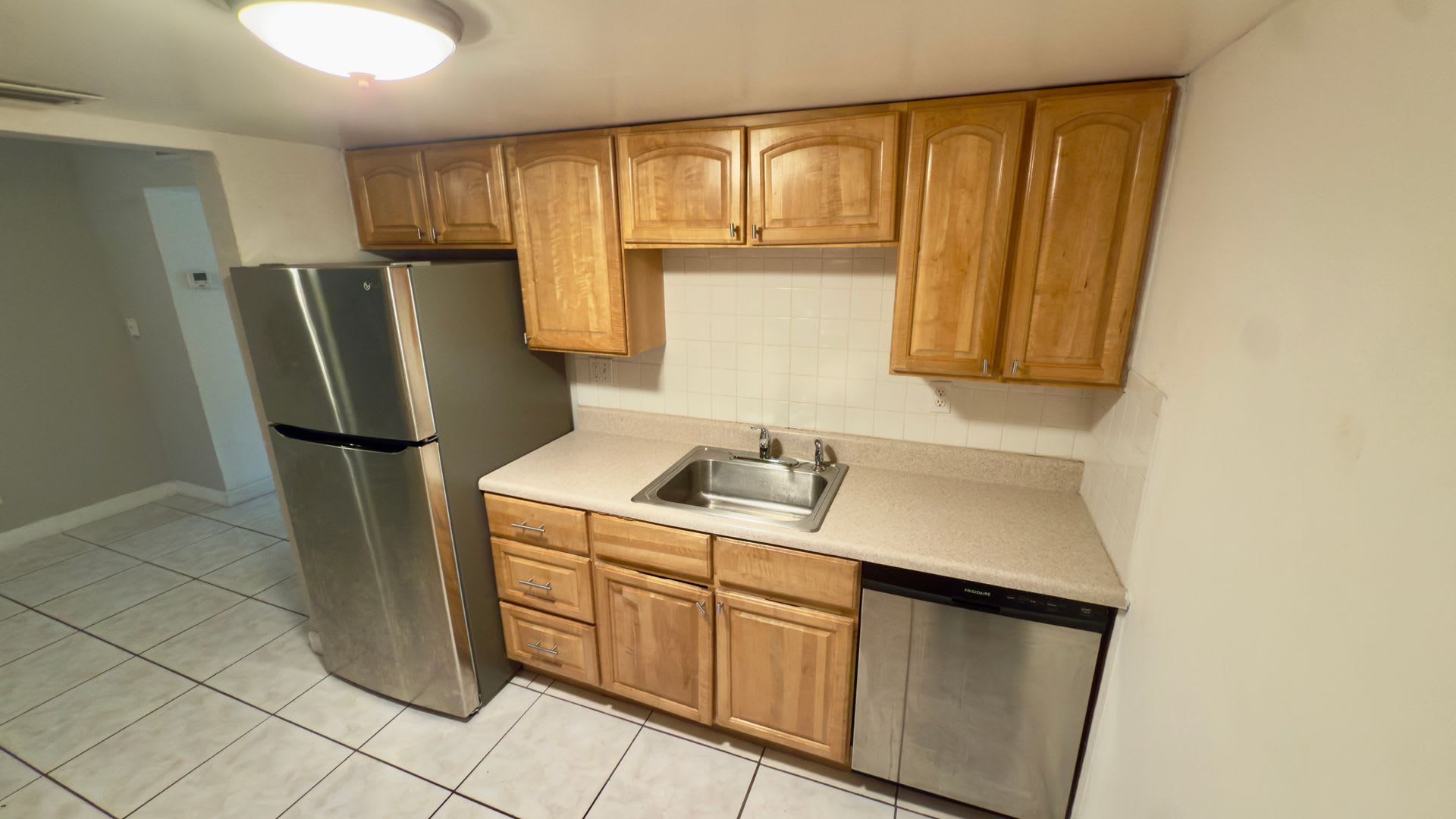 Spacious 1-Bed Condo in Sutton House – 974 SF, East of Biscayne – photo 3