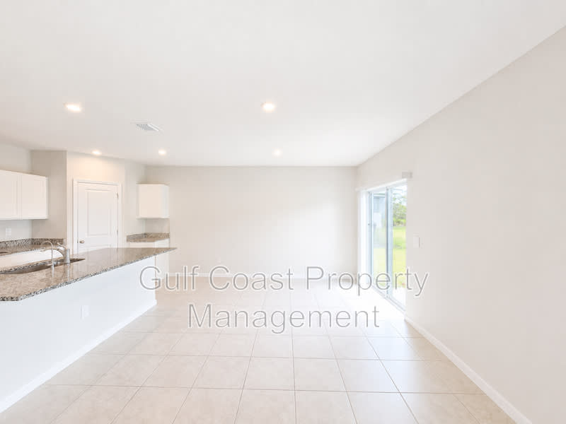 810 172nd Court East – photo 5
