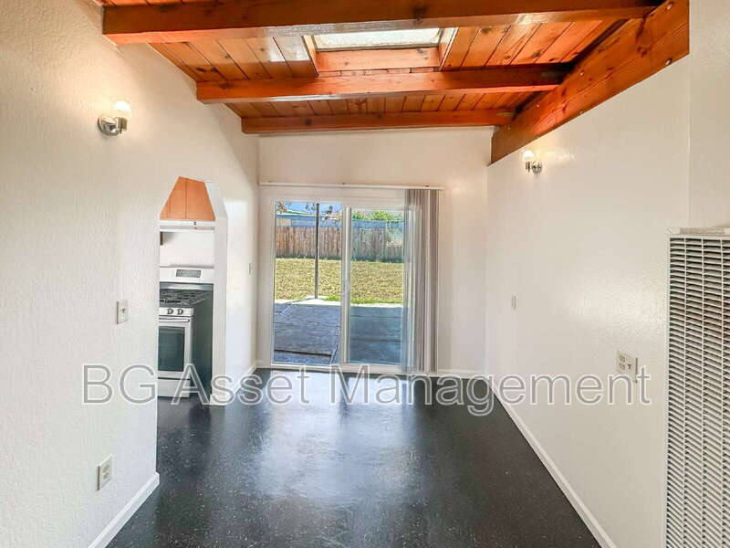 1526 Visalia Avenue – photo 5