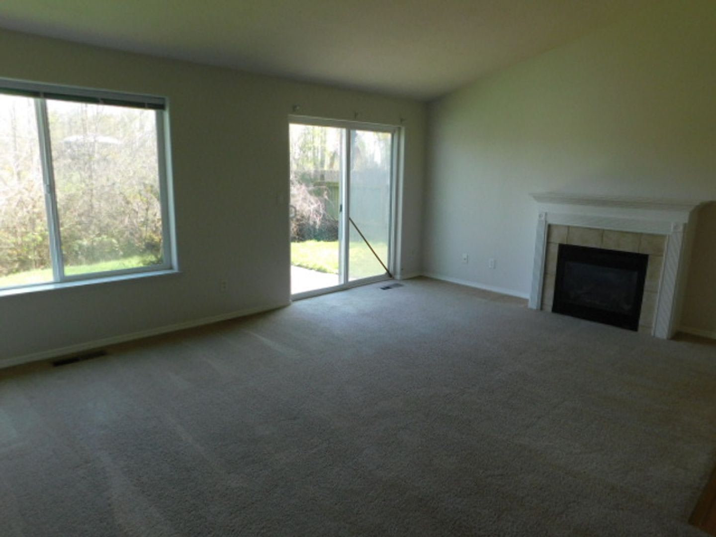 3Bd/2Ba Single Story Home – photo 3