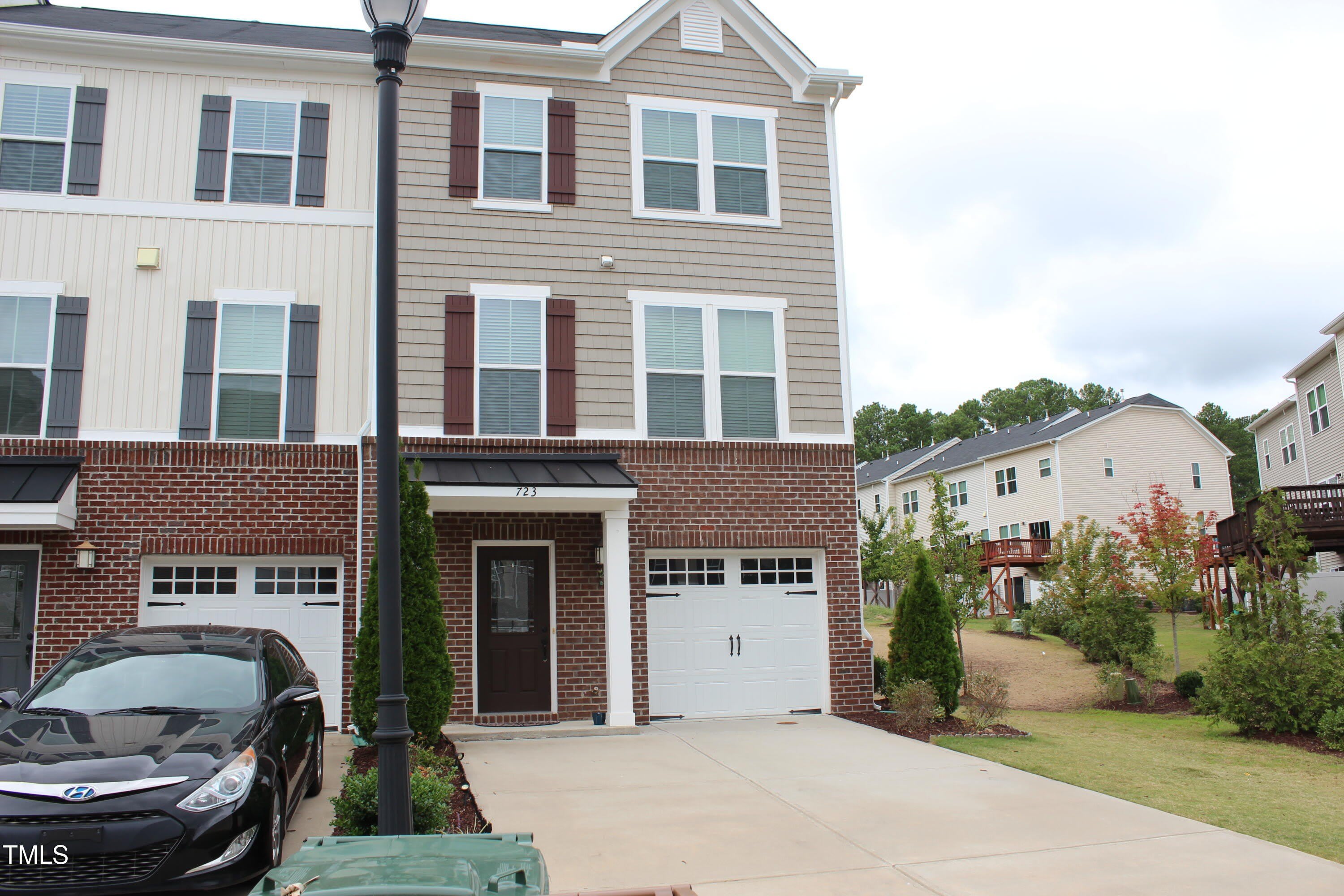 723 Suffield Way – photo 1