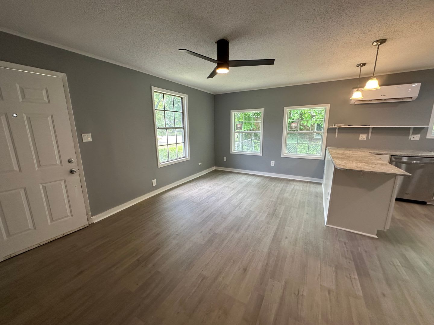 2B/1B Home Available in Lake Charles – photo 3