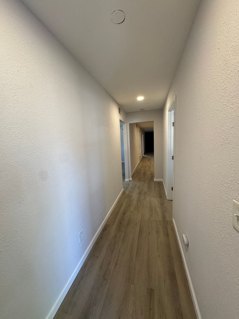 Spacious 4 Bedroom 2 Bathroom Over 1700 Sqft Duplex In Westridge Remodeled – photo 3