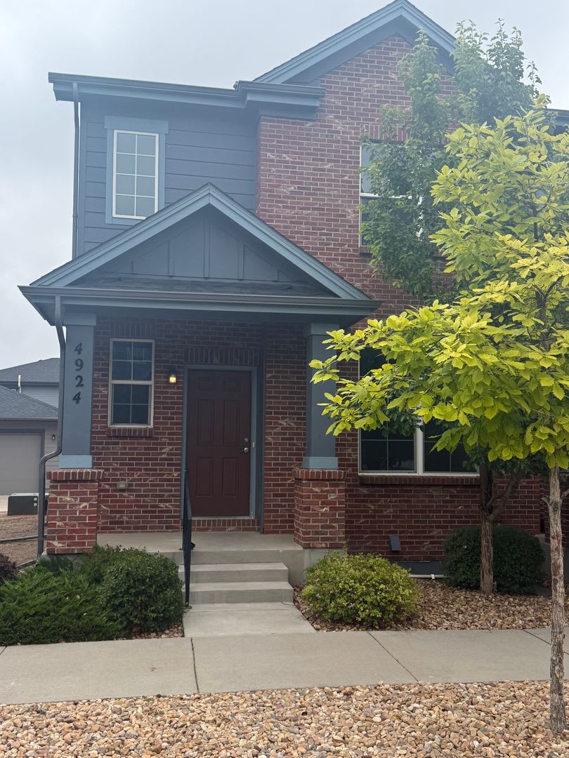 Beautiful Two Story Townhome – photo 1