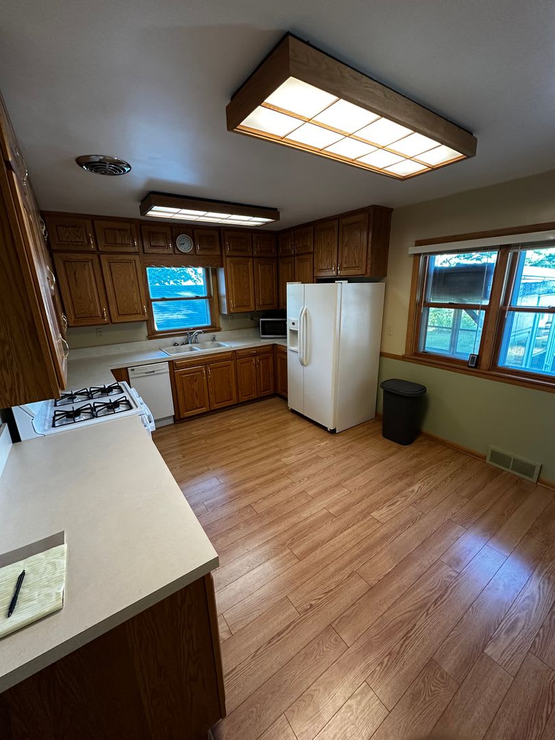 Quality 2 Bedroom 1 Bathroom Home with Garage – photo 5