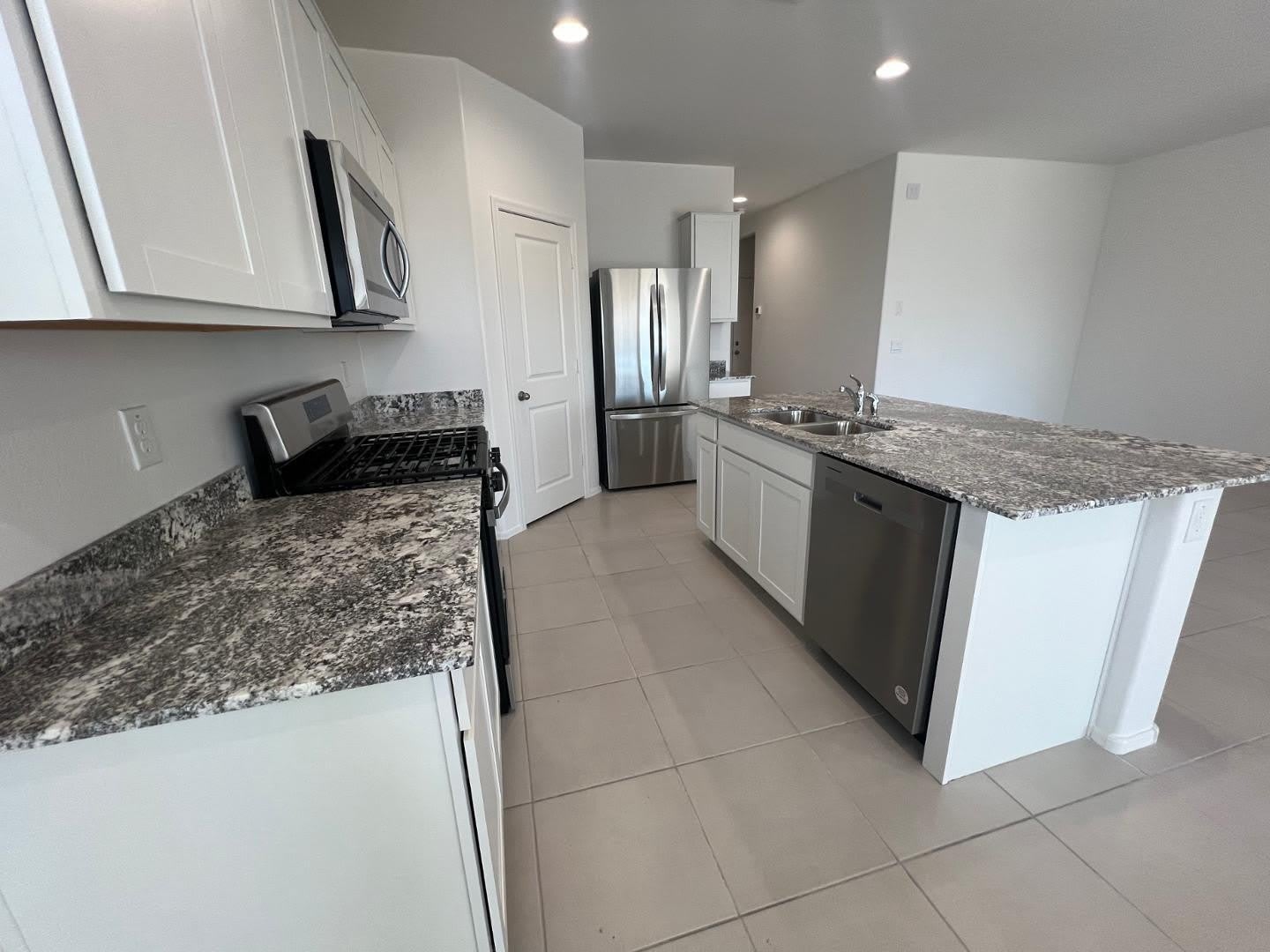 15645 W Desert Hollow – photo 5