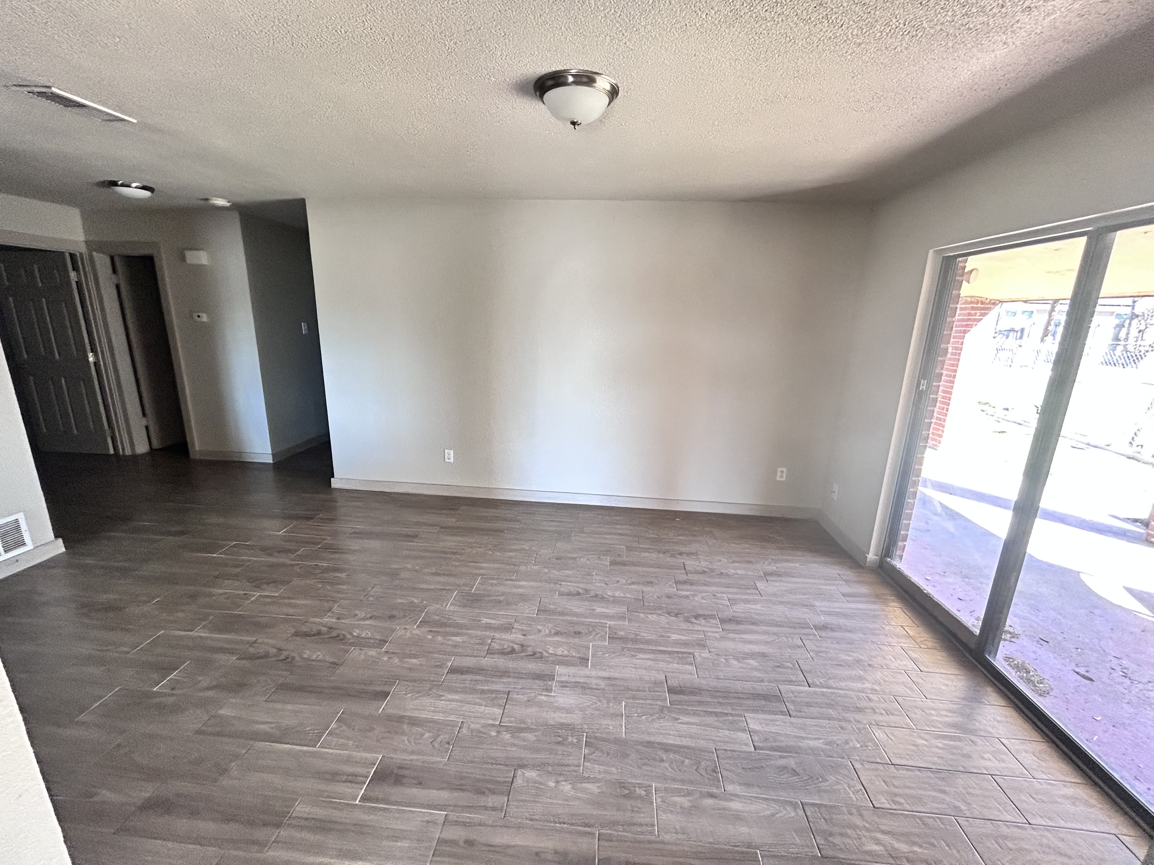 5001 Greenlee Dr – photo 2