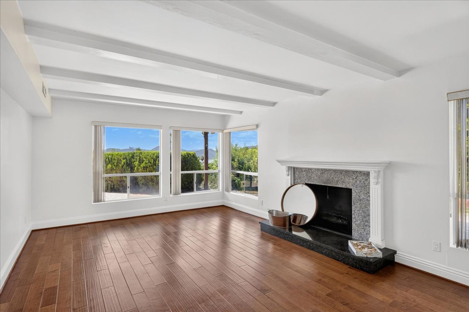 Rare Del Dios Rental – photo 3