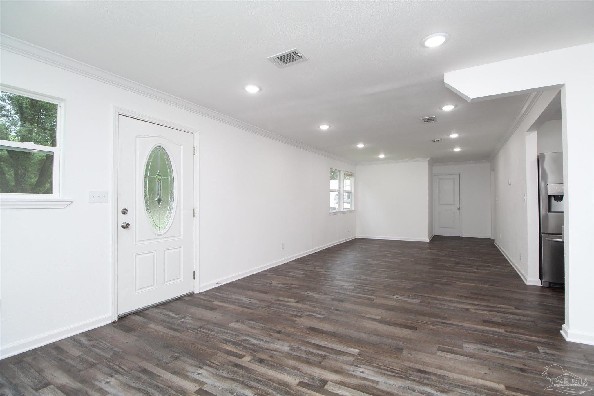 150 E Ensley St – photo 4