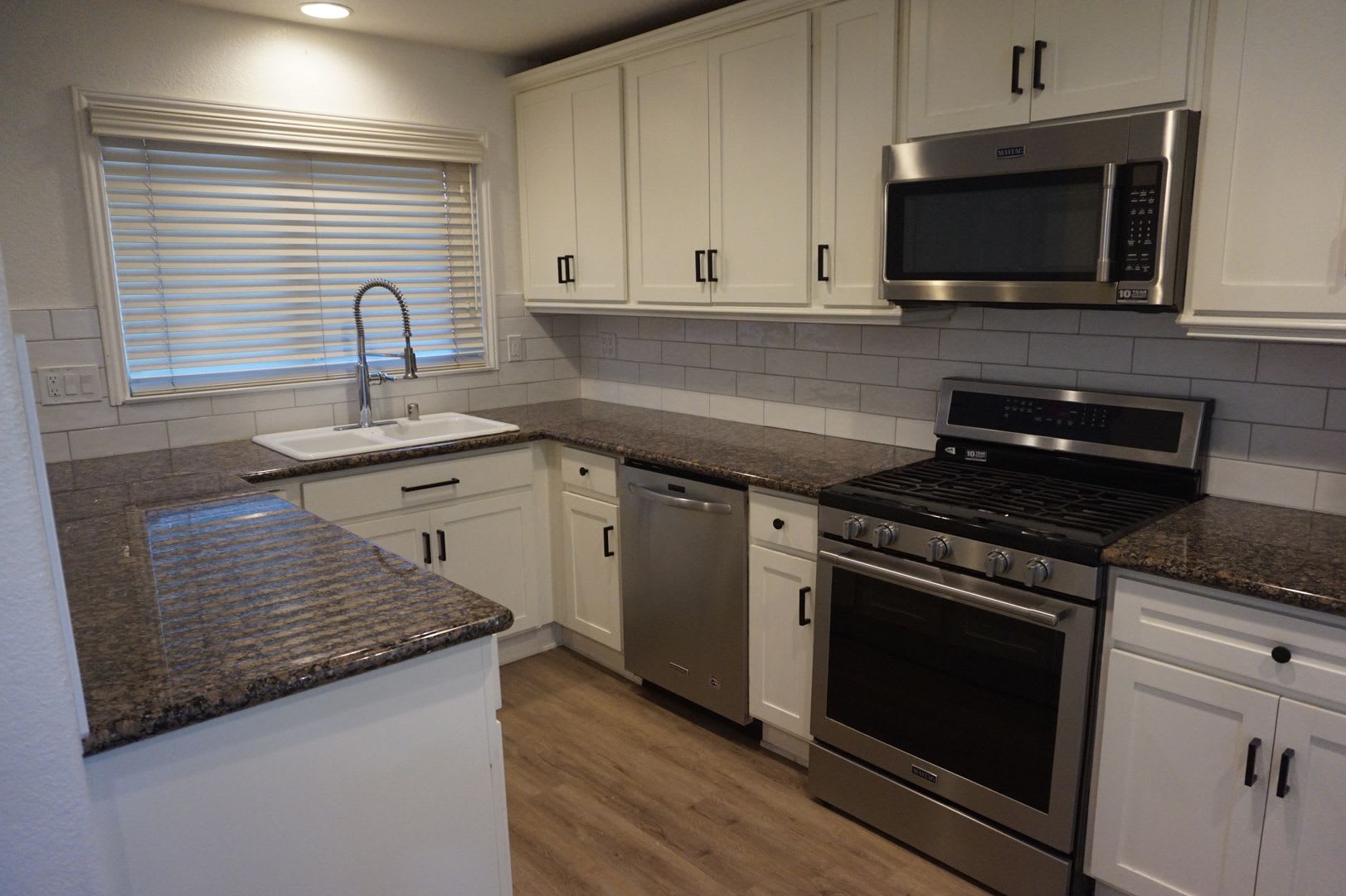 2 Bedroom, 2 Bathroom Condo – photo 2