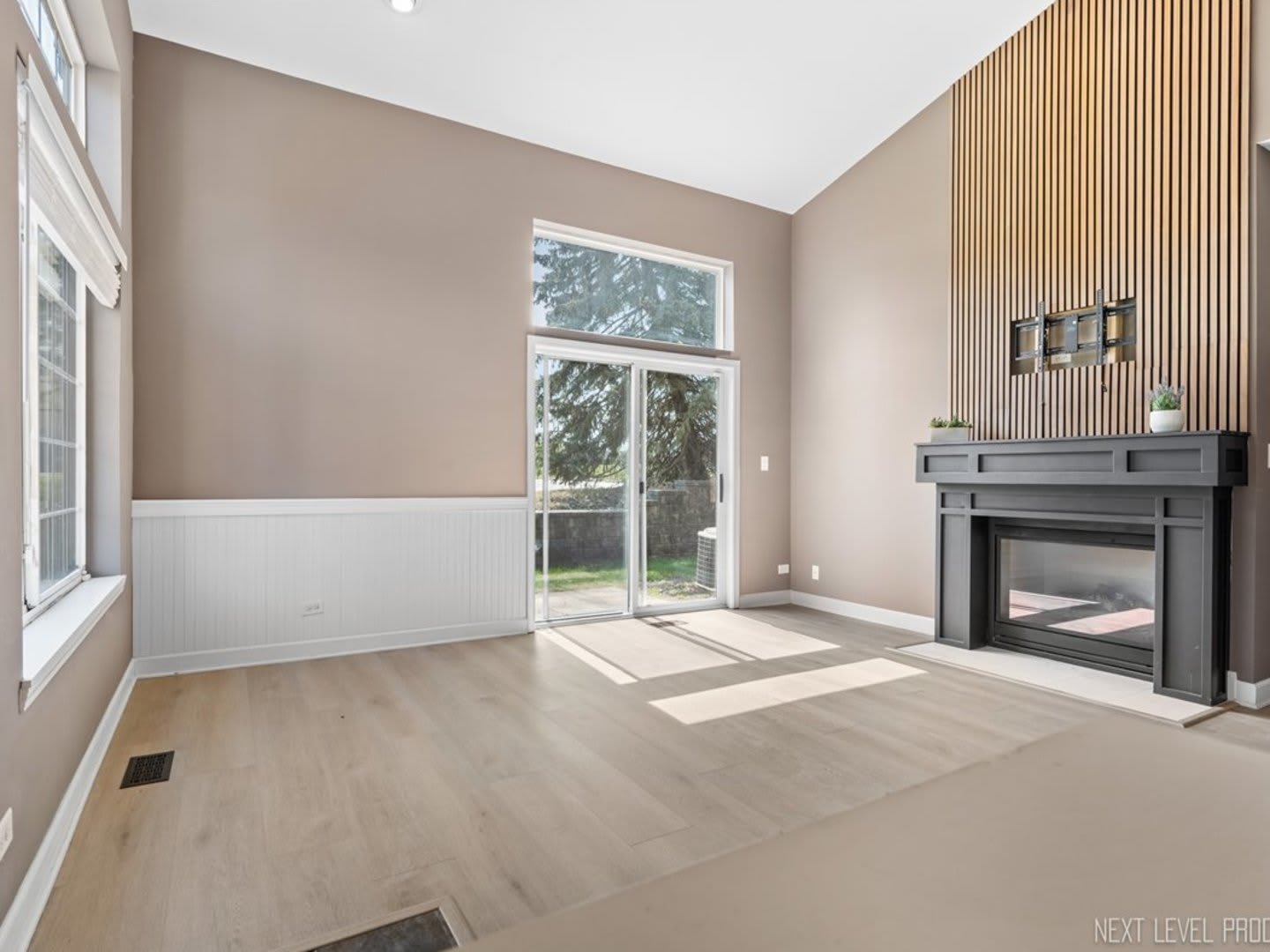 819 Asbury Drive – photo 3