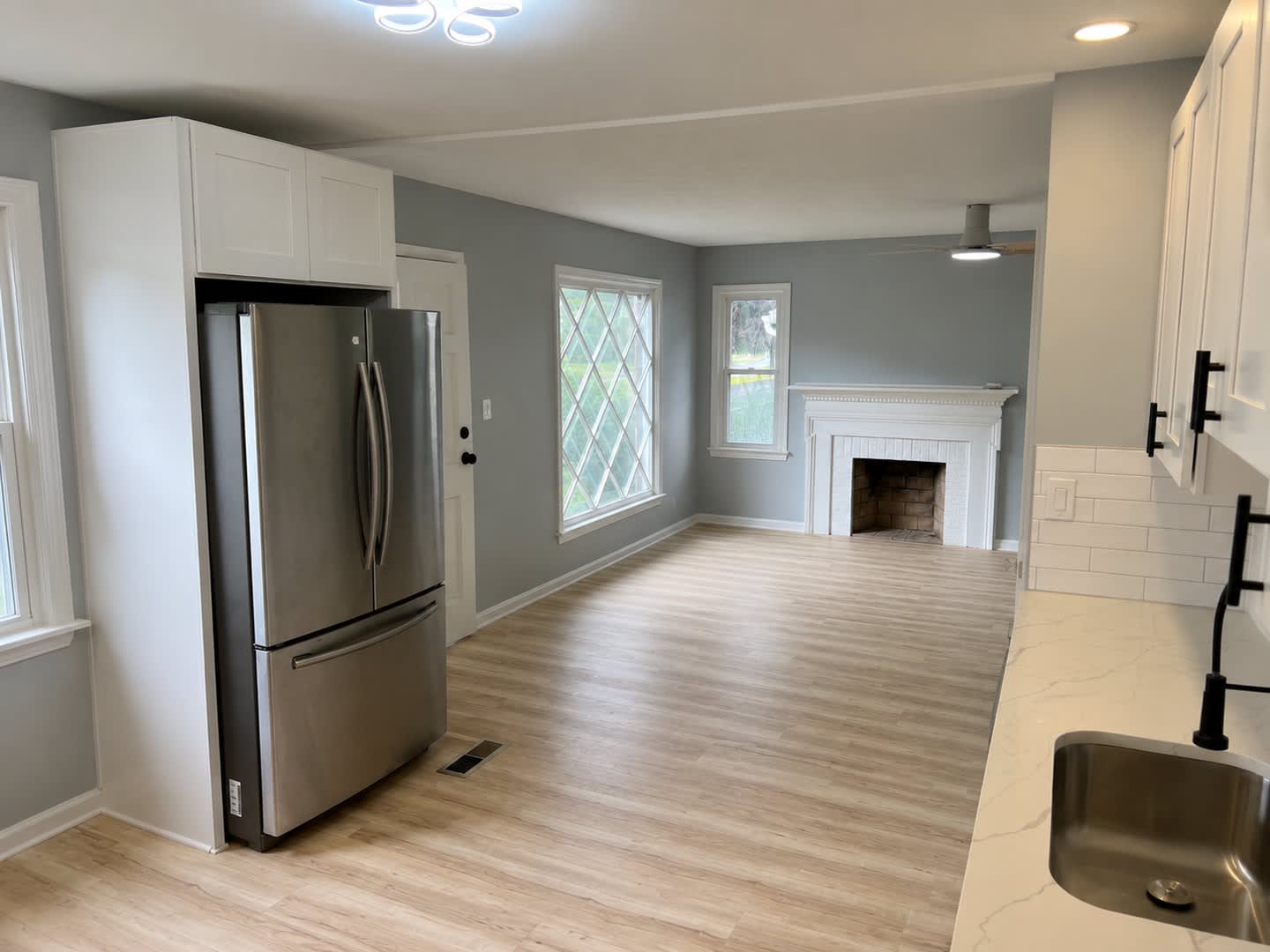 Spacious 3-Bedroom South Euclid Home with Attached Garage – photo 4