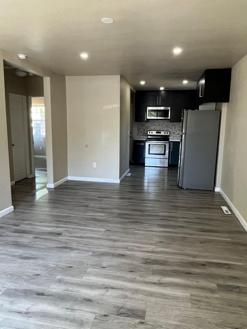 Charming 2BR Duplex in Aurora – photo 5