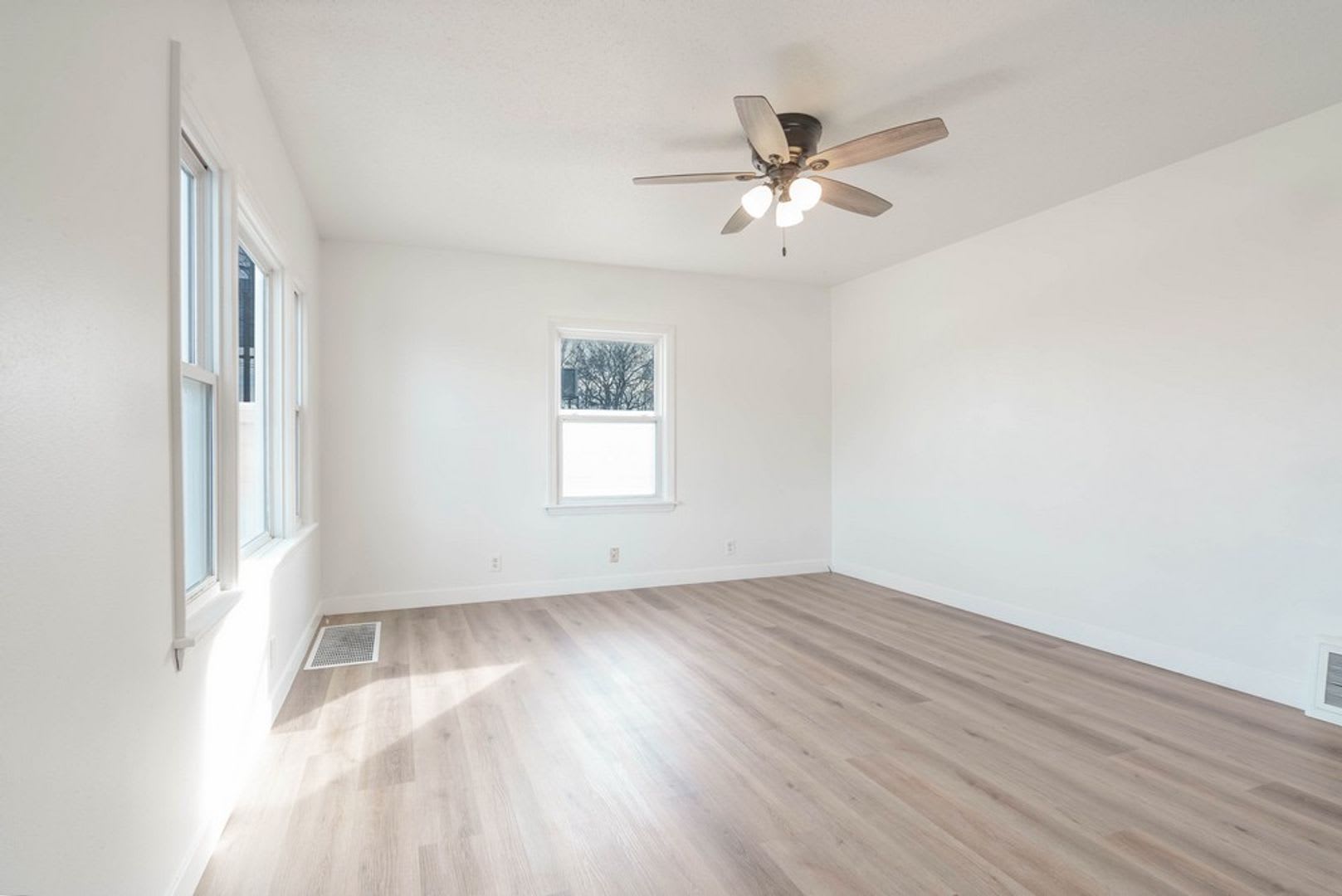 2303 Main St – photo 4