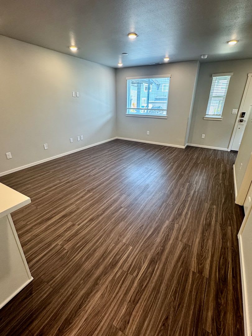 Brand New 3 Bedroom End Unit Townhome In Woodburn – photo 5