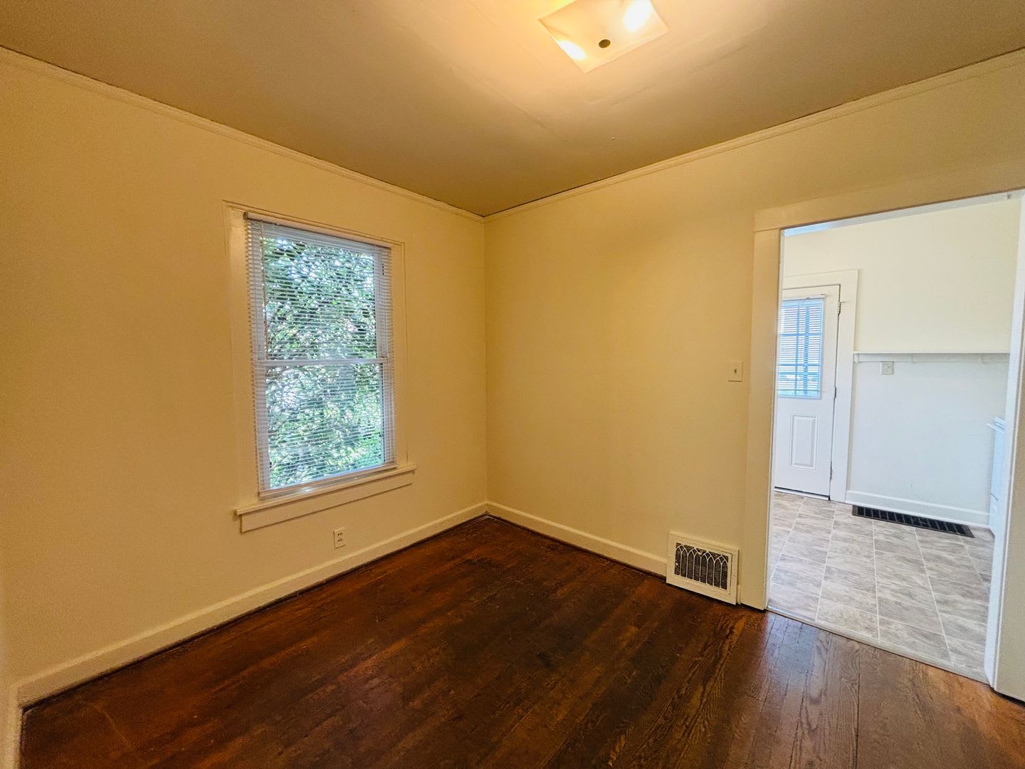 2 Bedroom 1 Bath Duplex – photo 4