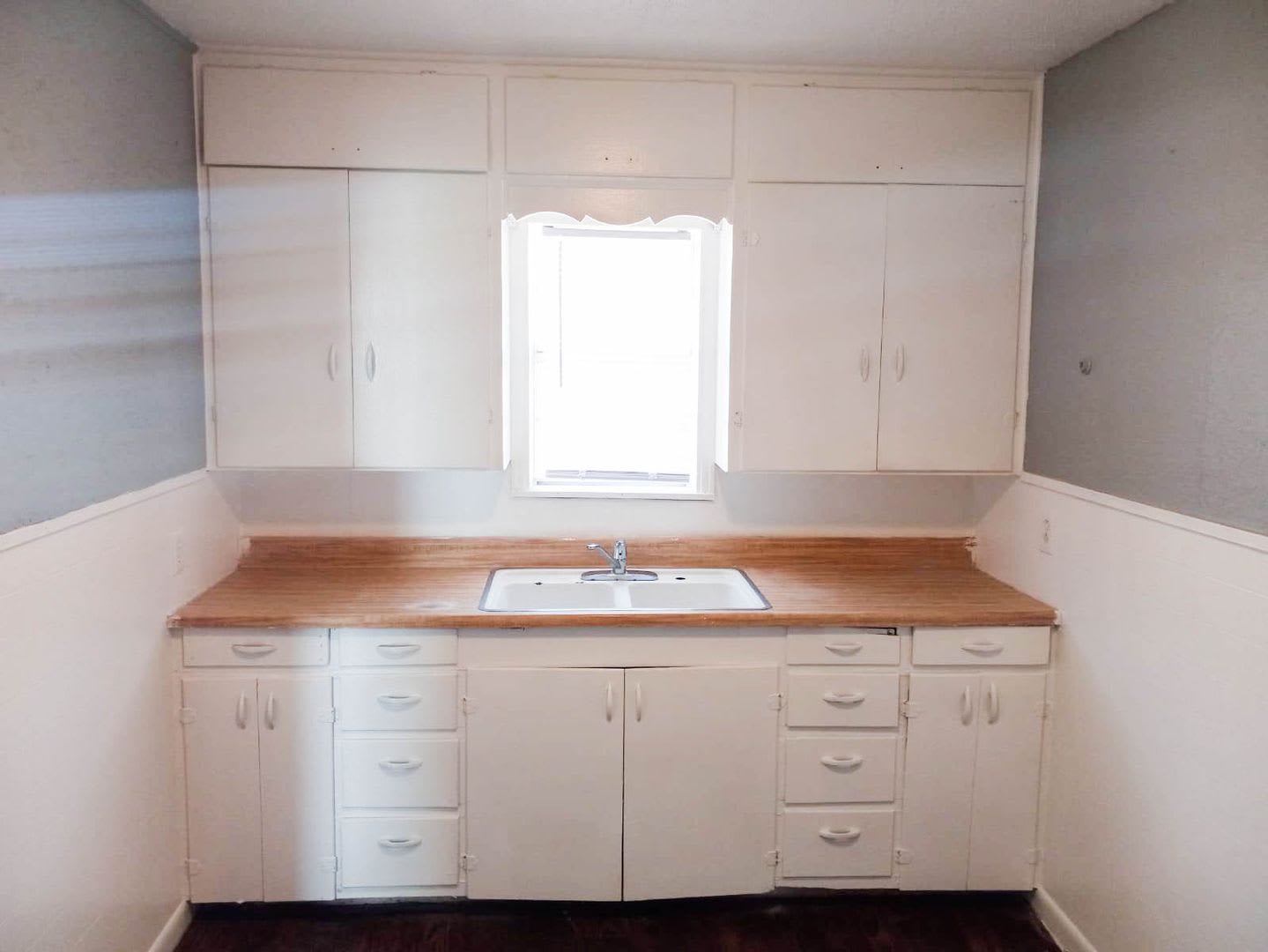 Handyman Special 0 First Month S Rent You Fix You Save Big Ext 2 – photo 5