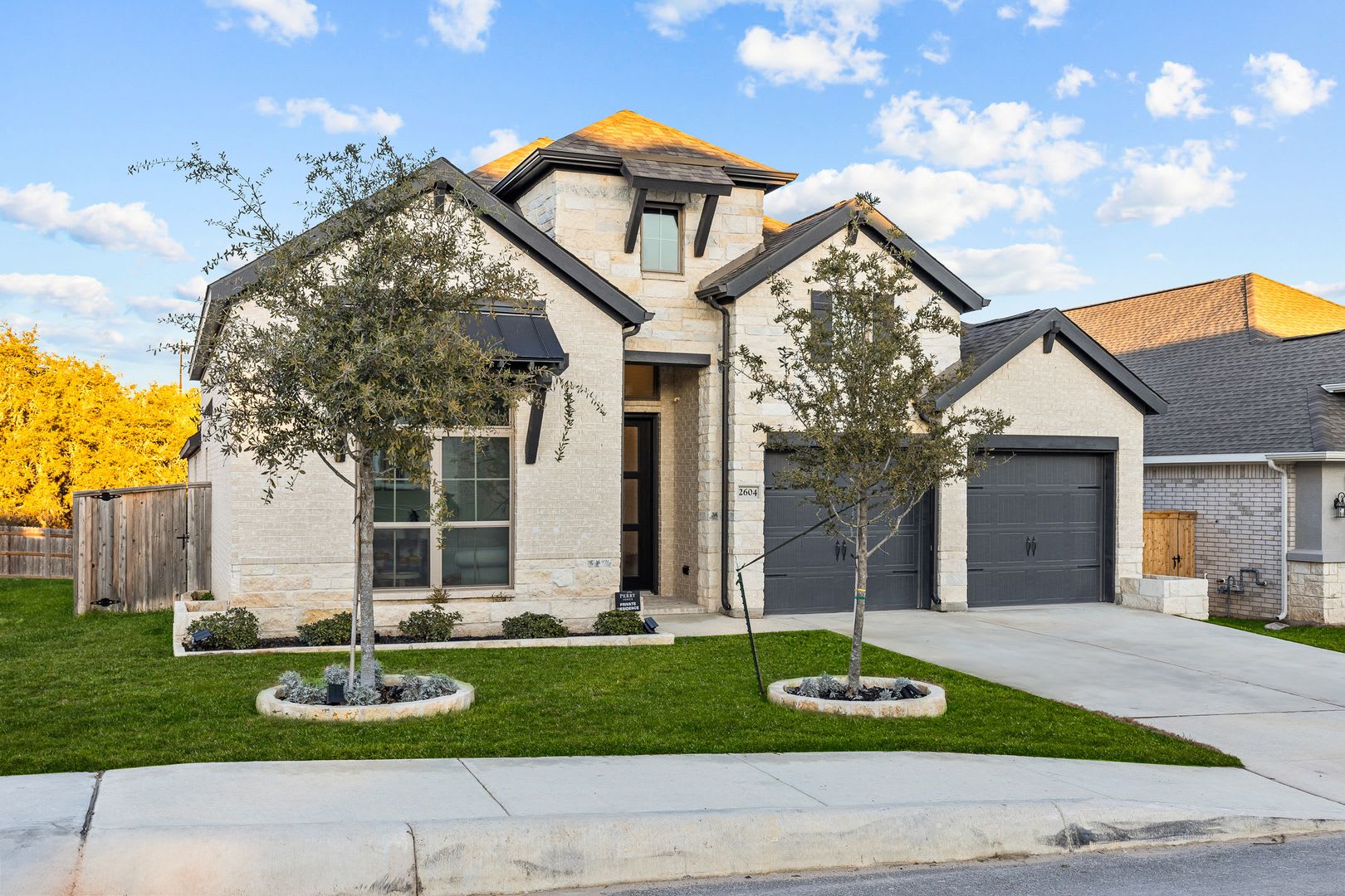 Elegant One Story Home With Modern Upgrades 4 Bed 3 Bath – photo 3