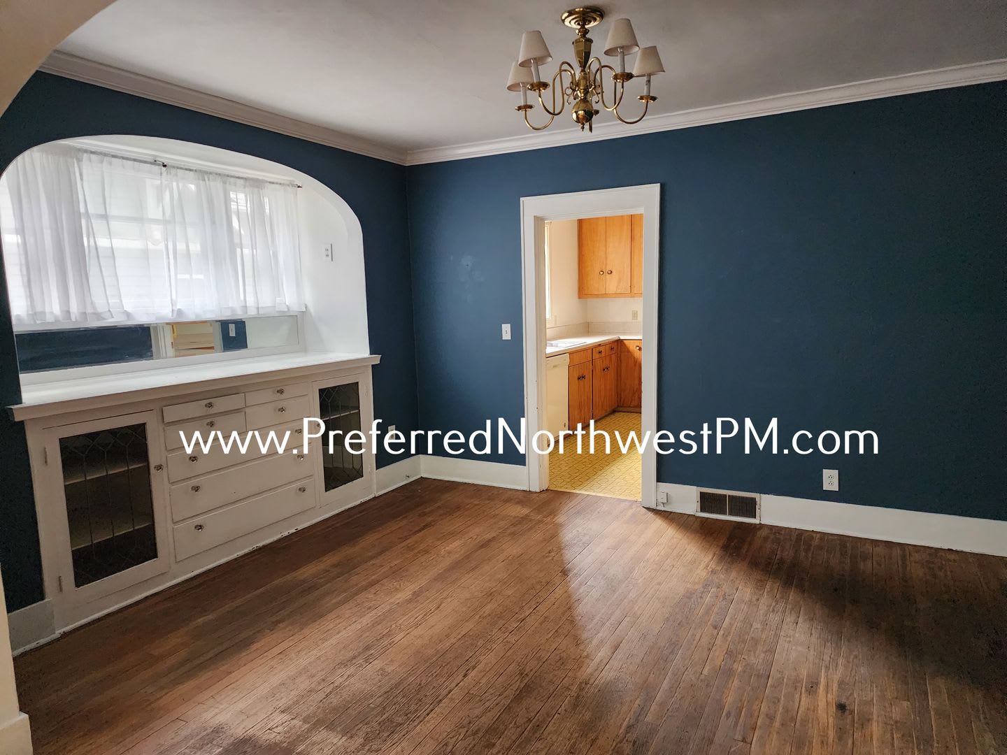 Large vintage home in Jefferson Westside Neighborhood – photo 3