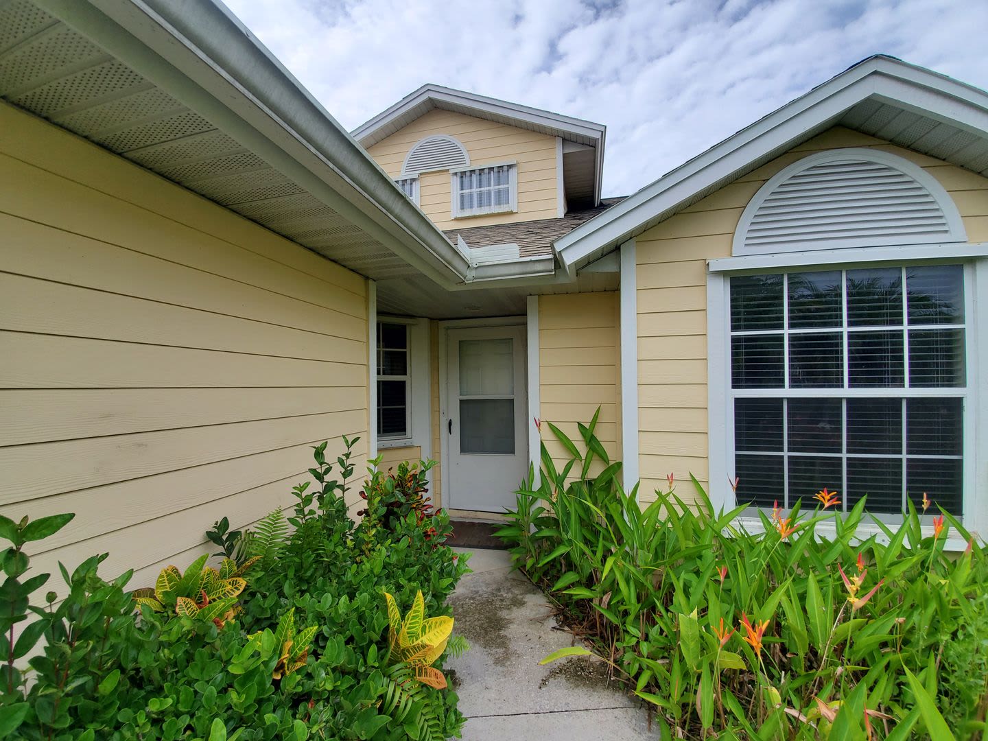 2 Bedrooms Plus Loft – photo 1