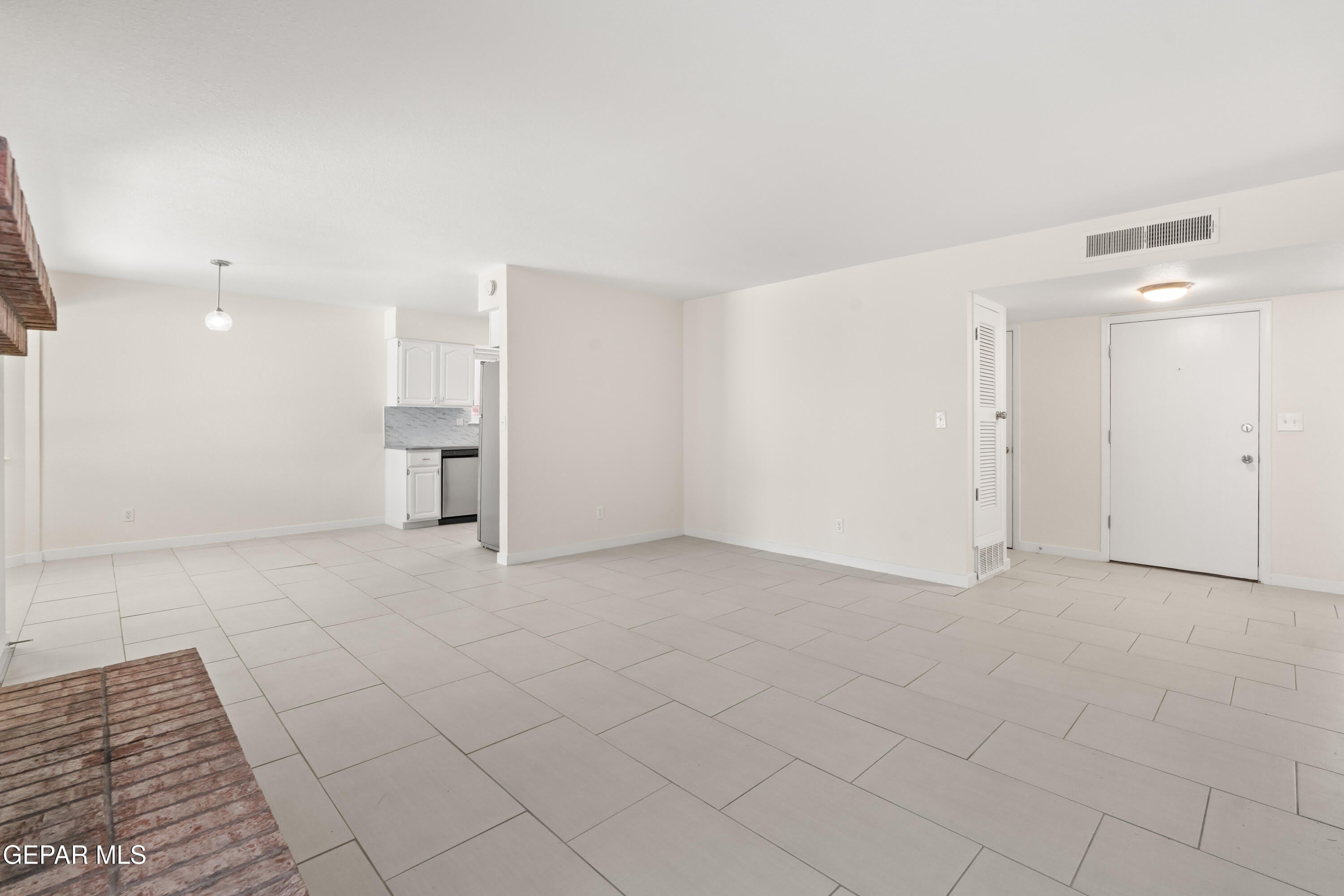 936 ONEIDA Drive – photo 5