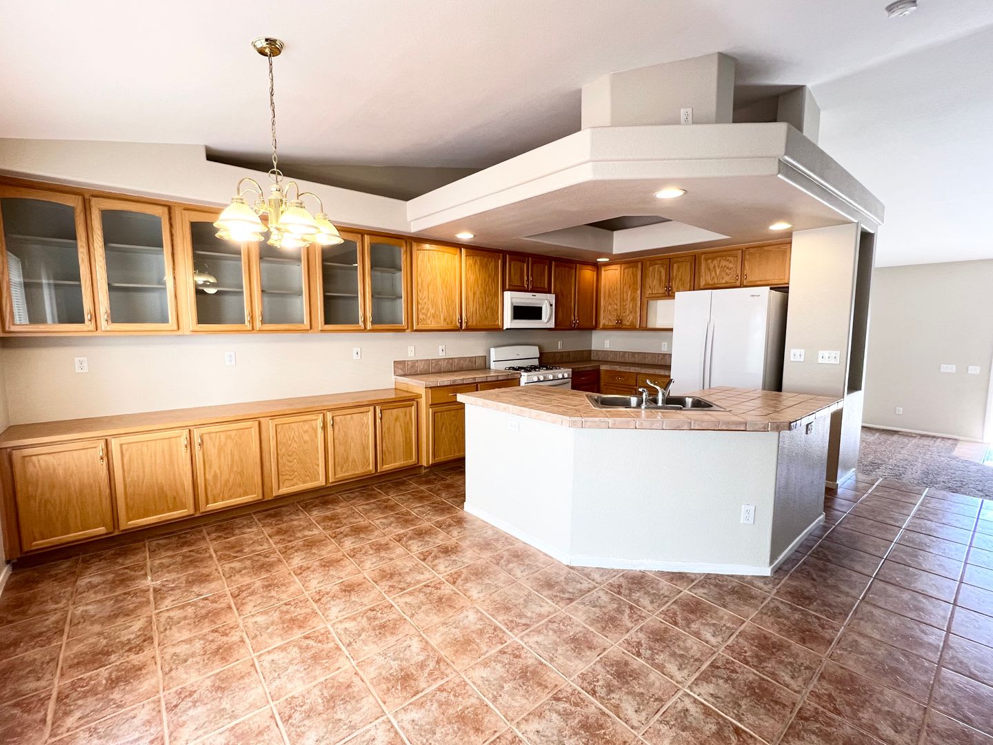 Beautiful Home in Silverado Ranch – photo 2